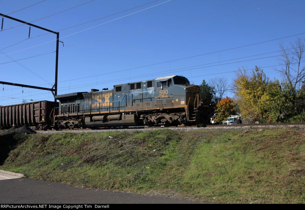 CSX 590 leads M404